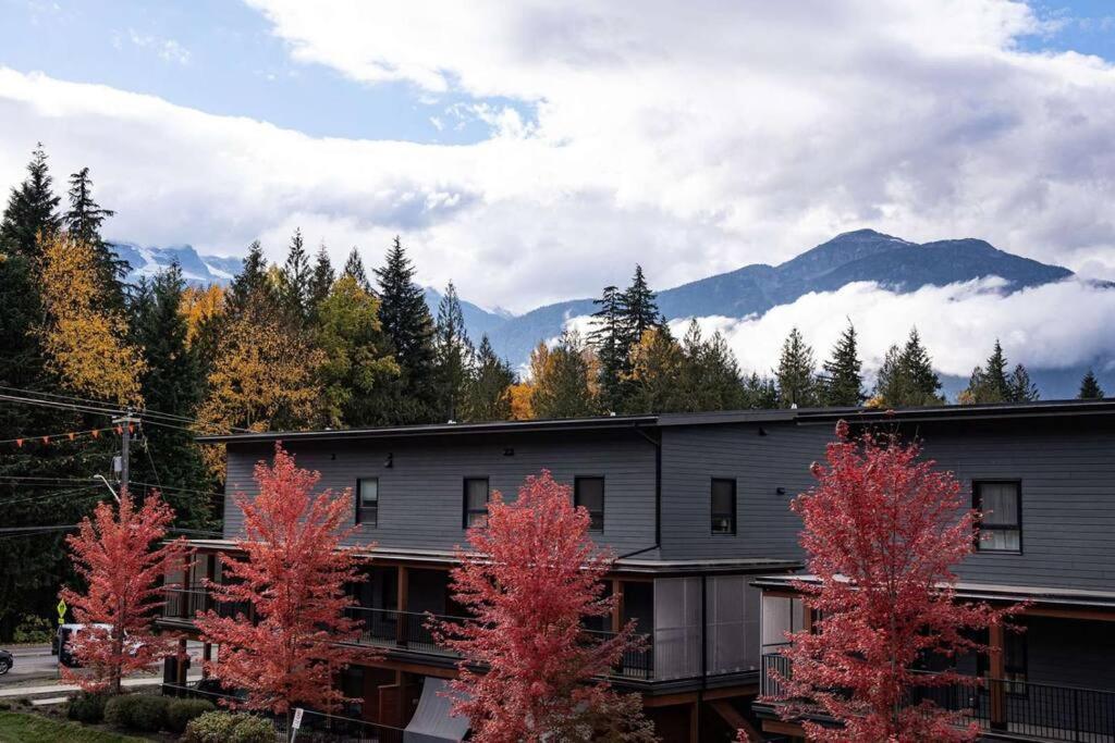 Appartement Bluebird Daze By Revelstoke Vacations Extérieur photo