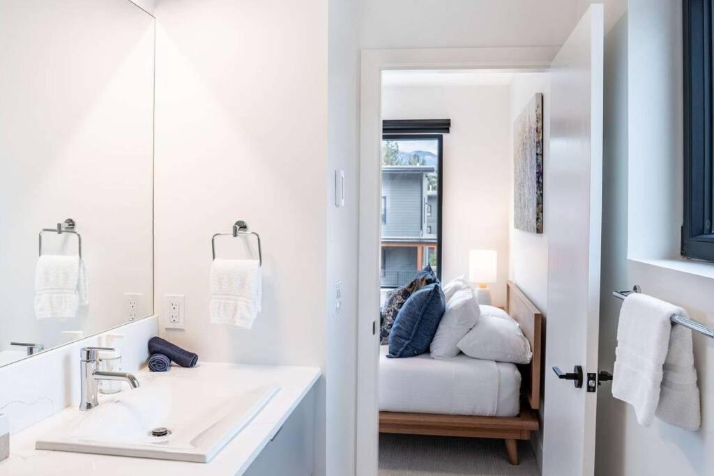 Appartement Bluebird Daze By Revelstoke Vacations Extérieur photo